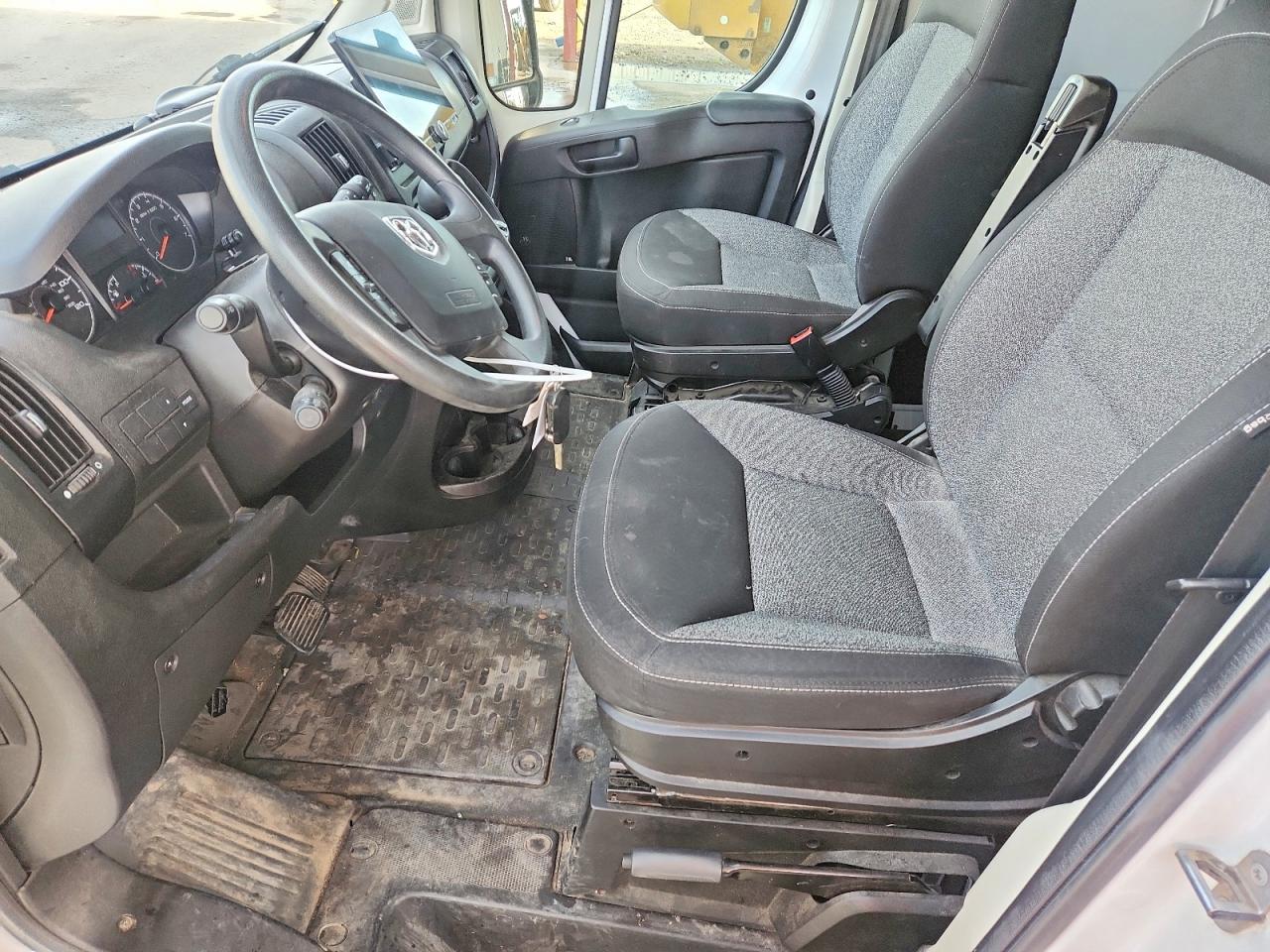 RAM PROMASTER 1500 2018 — 8