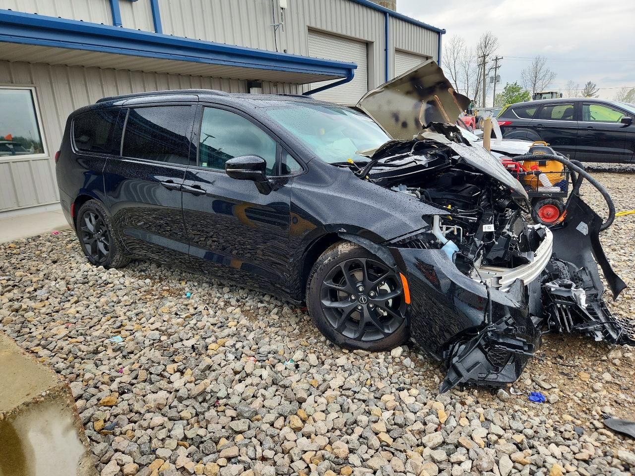 CHRYSLER PACIFICA 2025 — 5