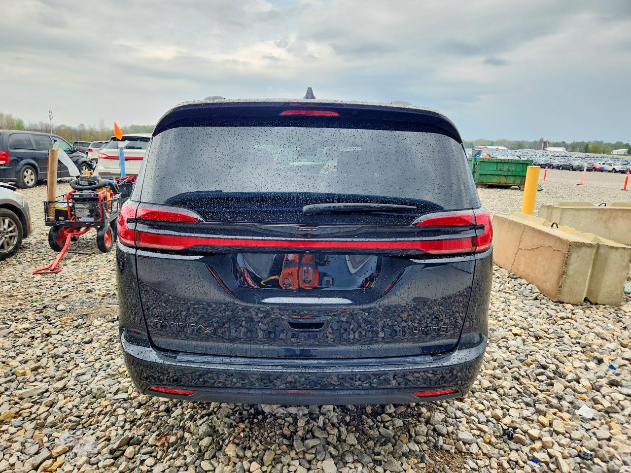 CHRYSLER PACIFICA 2025 — 7