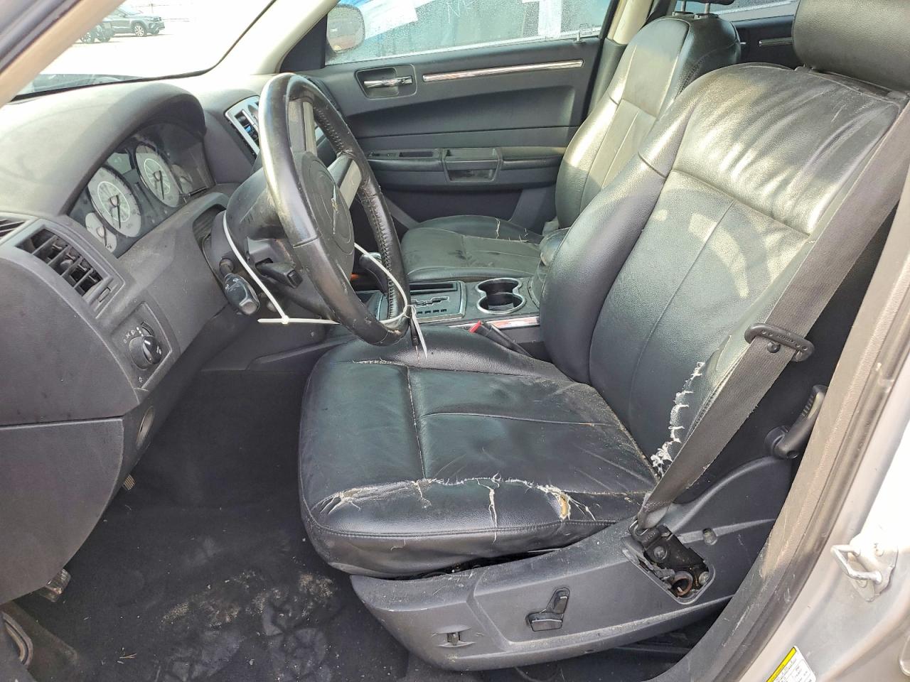 CHRYSLER 300 2008 — 8