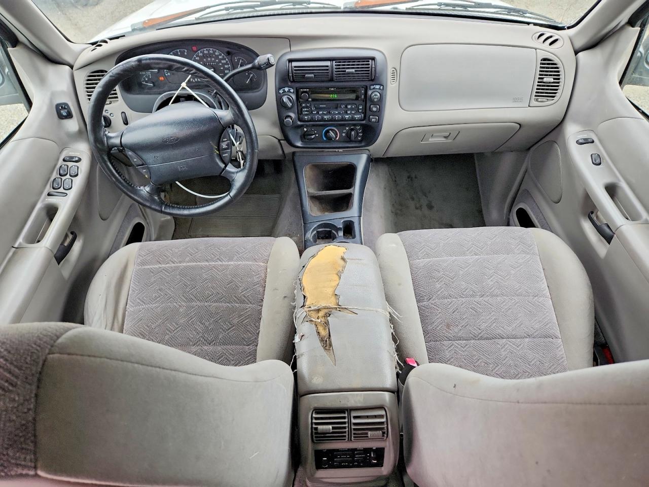 FORD EXPLORER 1999 — 9