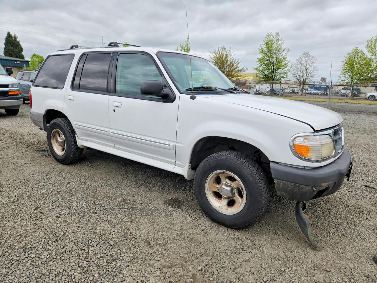 FORD EXPLORER 1999 — 5