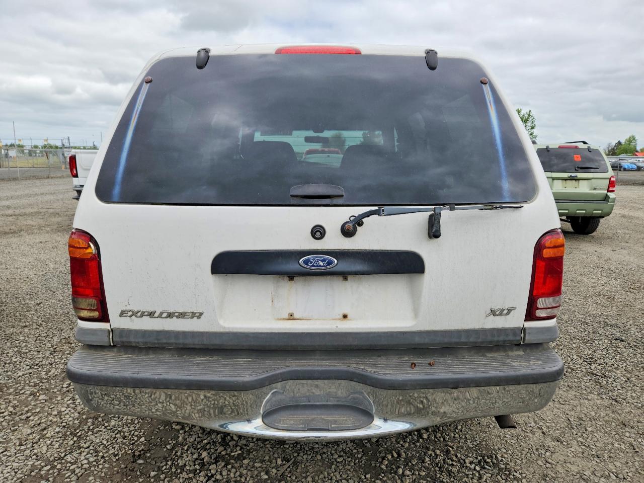 FORD EXPLORER 1999 — 7