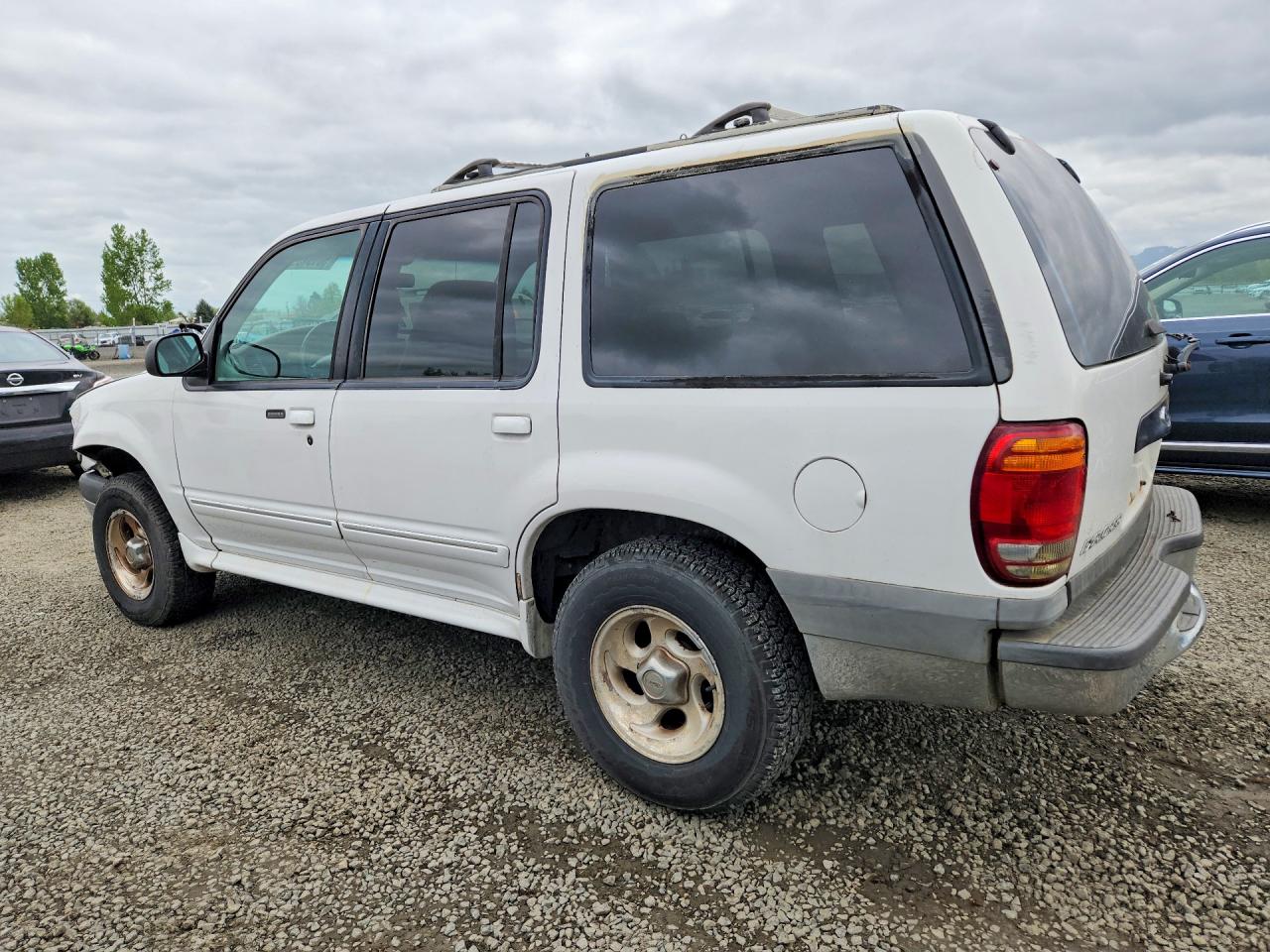 FORD EXPLORER 1999 — 3
