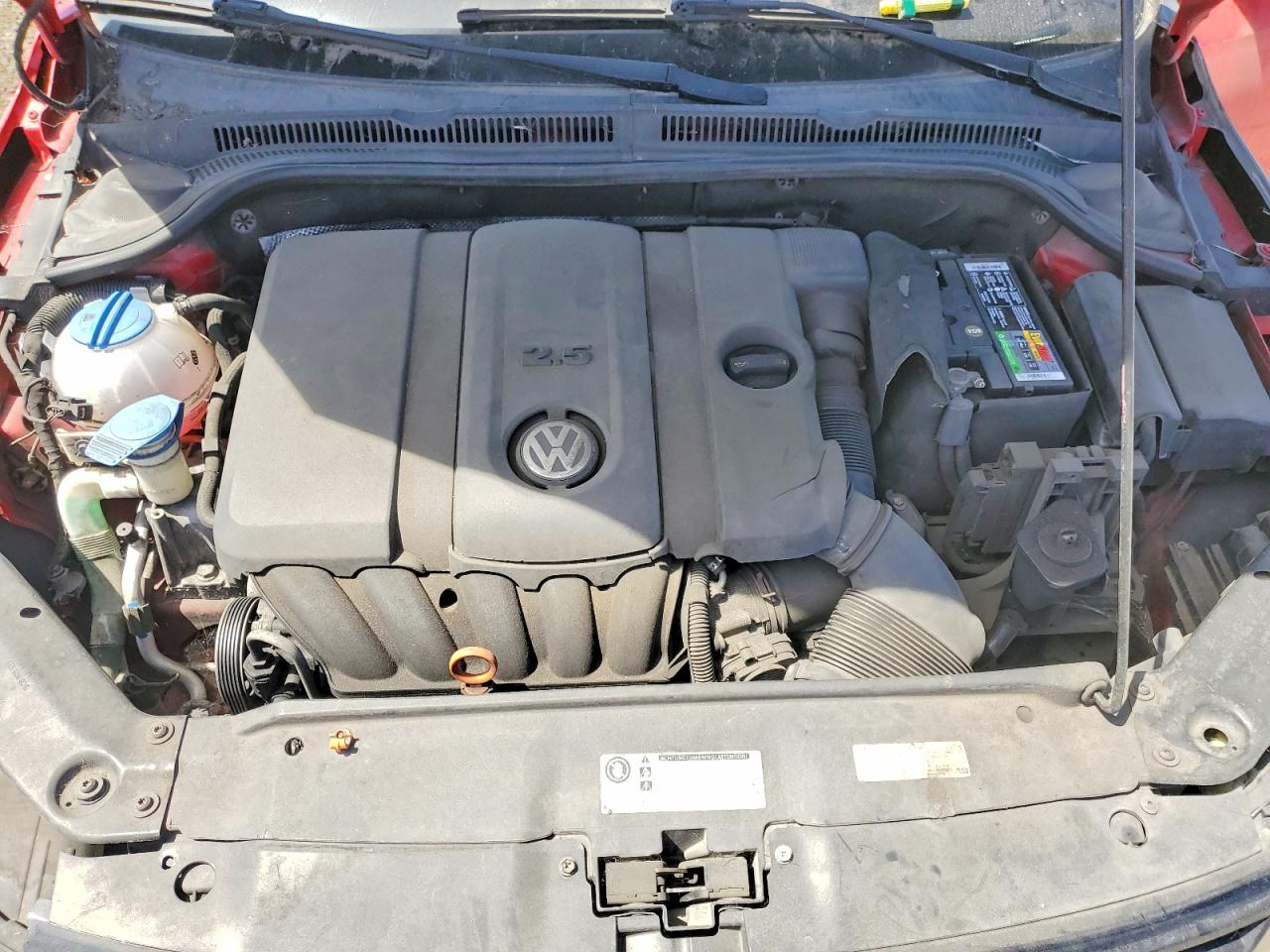 VOLKSWAGEN JETTA 2011 — 12