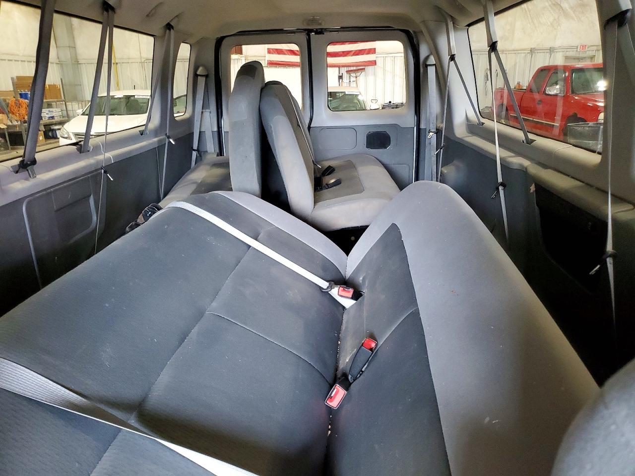 FORD ECONOLINE 2009 — 11