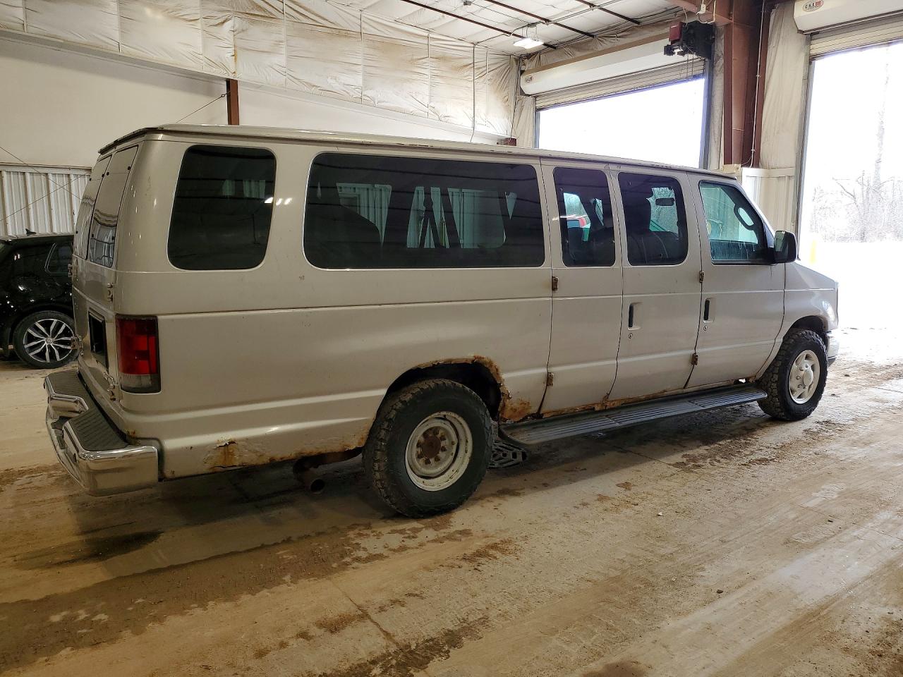 FORD ECONOLINE 2009 — 4