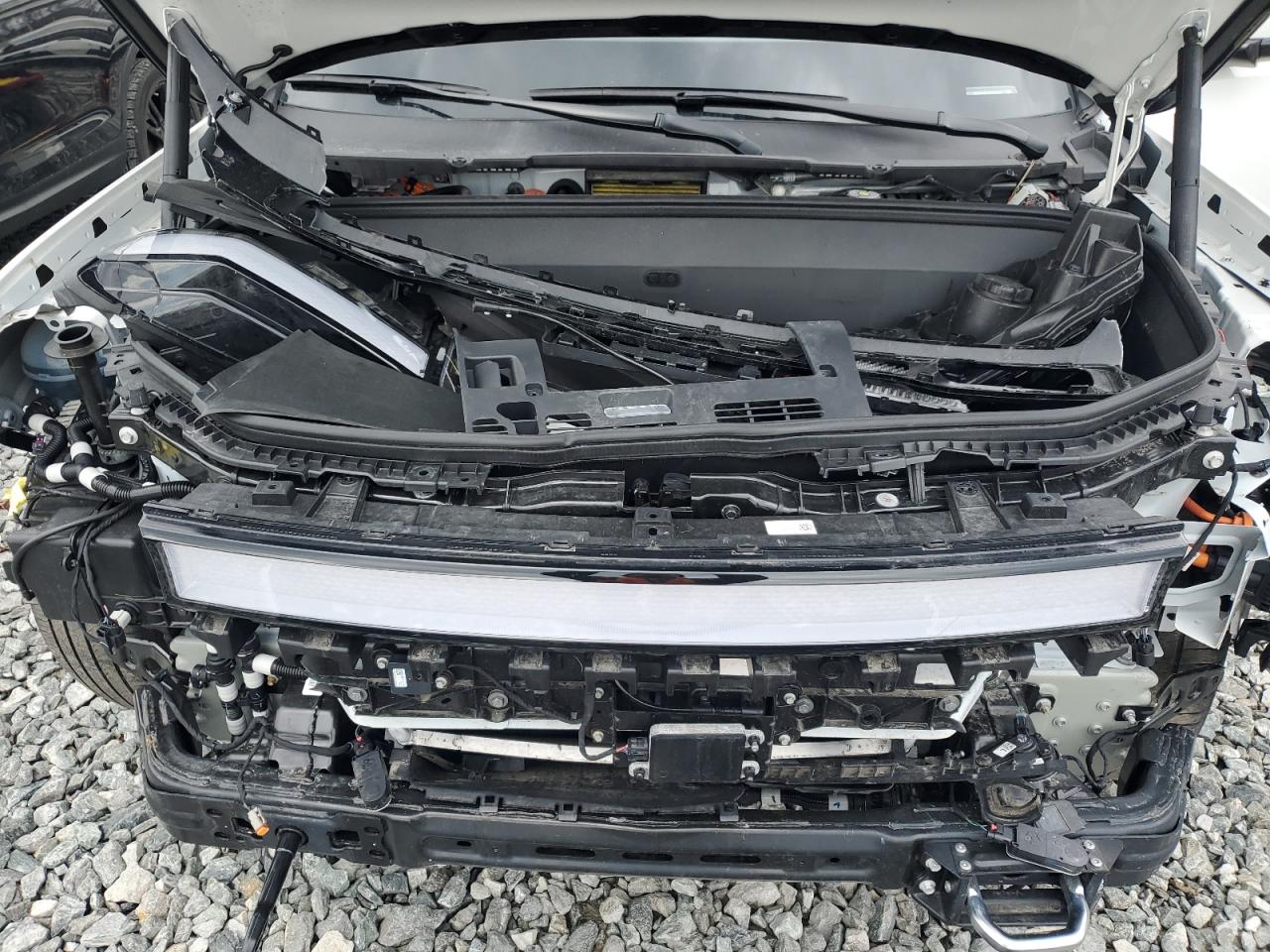 RIVIAN R1S 2023 — 13