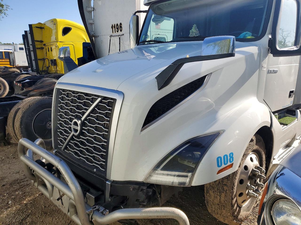 VOLVO VNL 2023 — 8