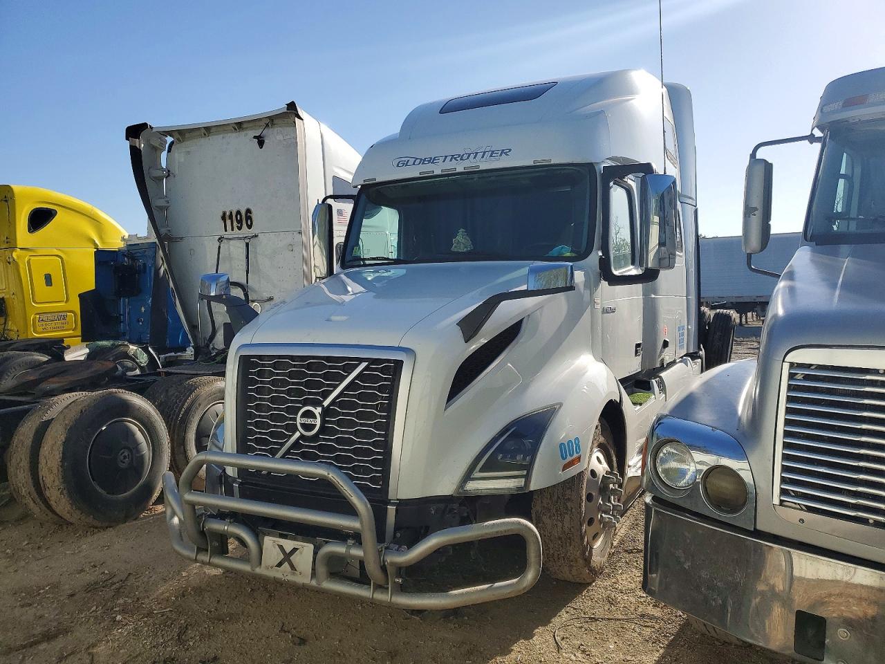 VOLVO VNL 2023 — 3