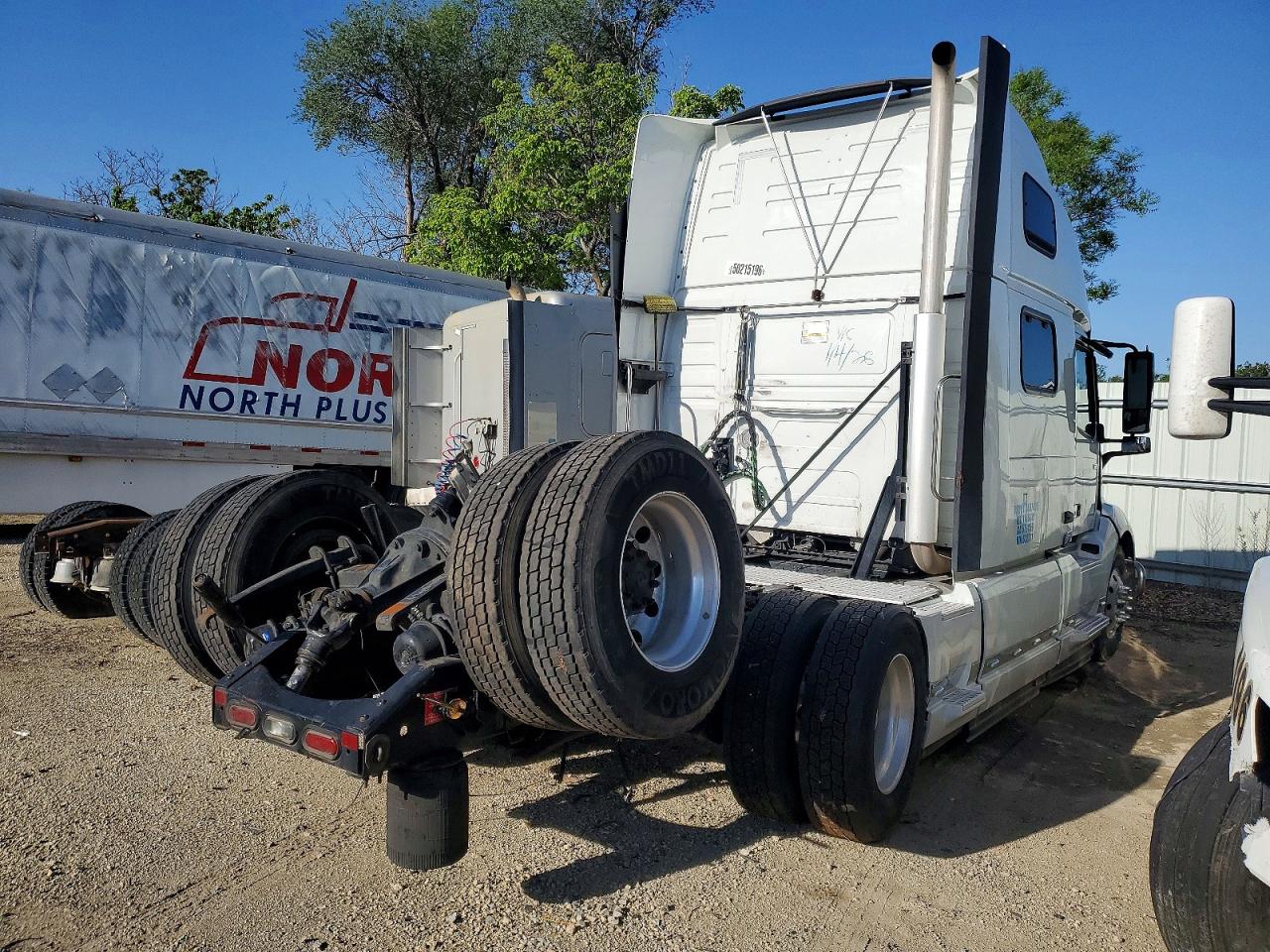 VOLVO VNL 2023 — 5