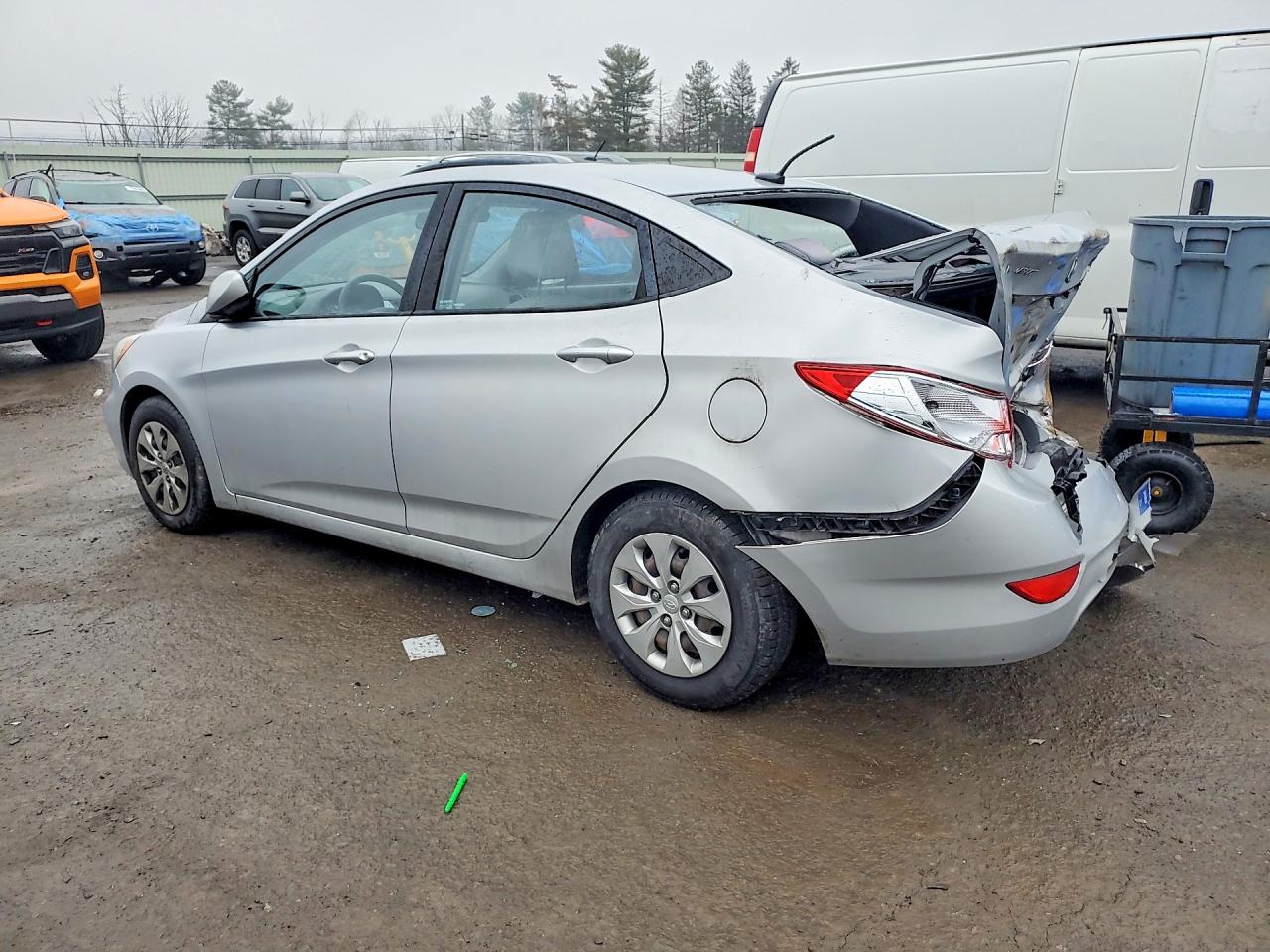 HYUNDAI ACCENT 2015 — 3