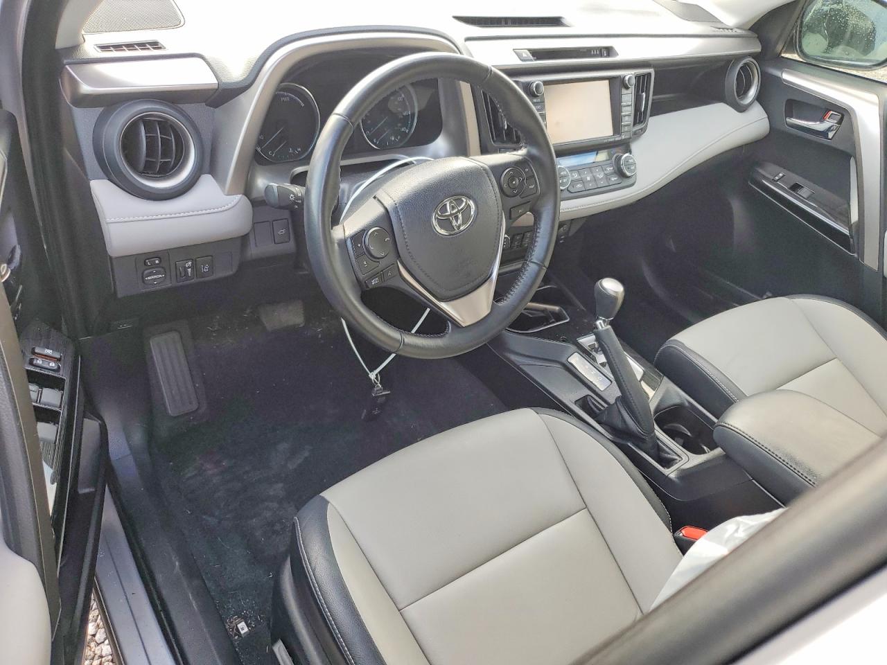 TOYOTA RAV4 HV 2018 — 9