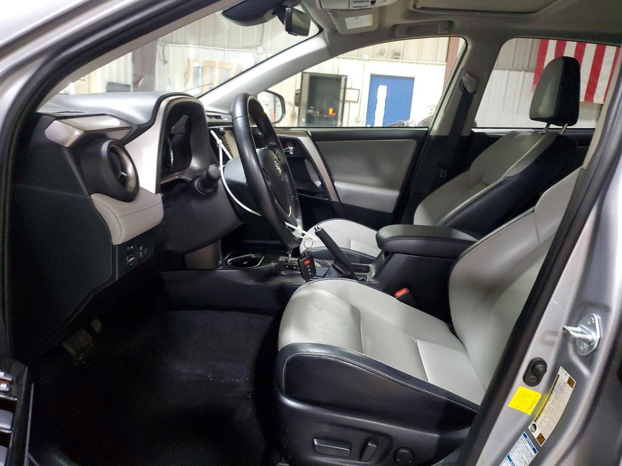 TOYOTA RAV4 HV 2018 — 8