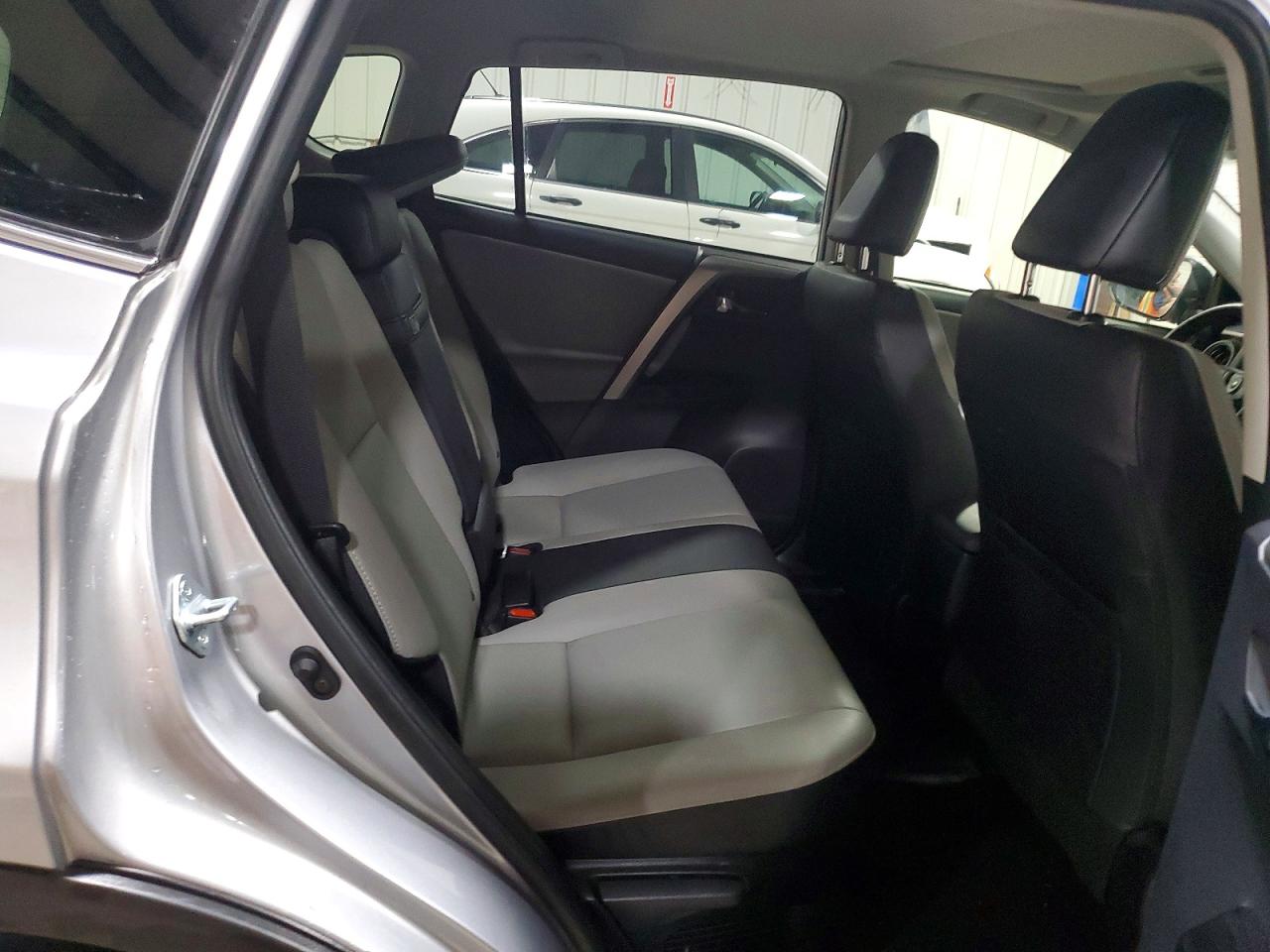 TOYOTA RAV4 HV 2018 — 12