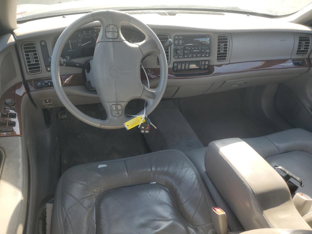BUICK PARK AVENUE 2002 — 9