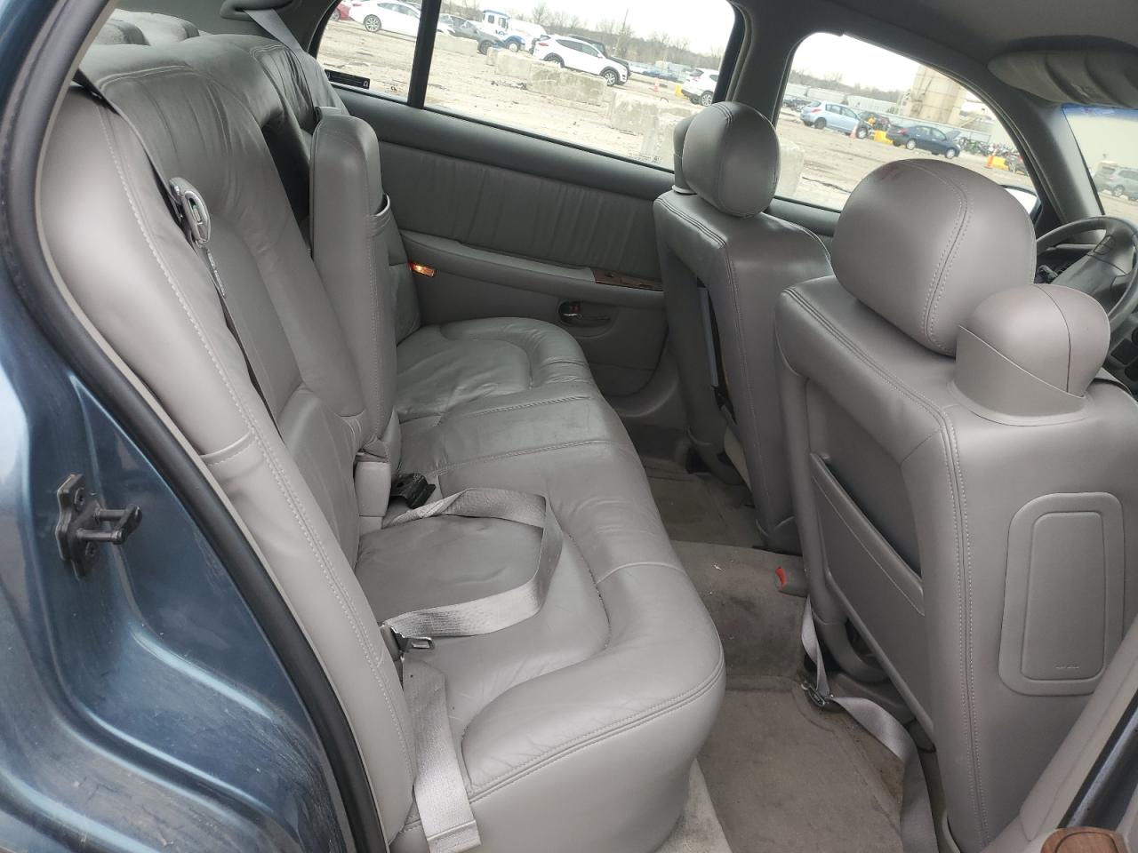 BUICK PARK AVENUE 2002 — 11