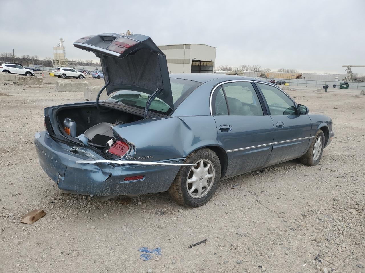 BUICK PARK AVENUE 2002 — 4