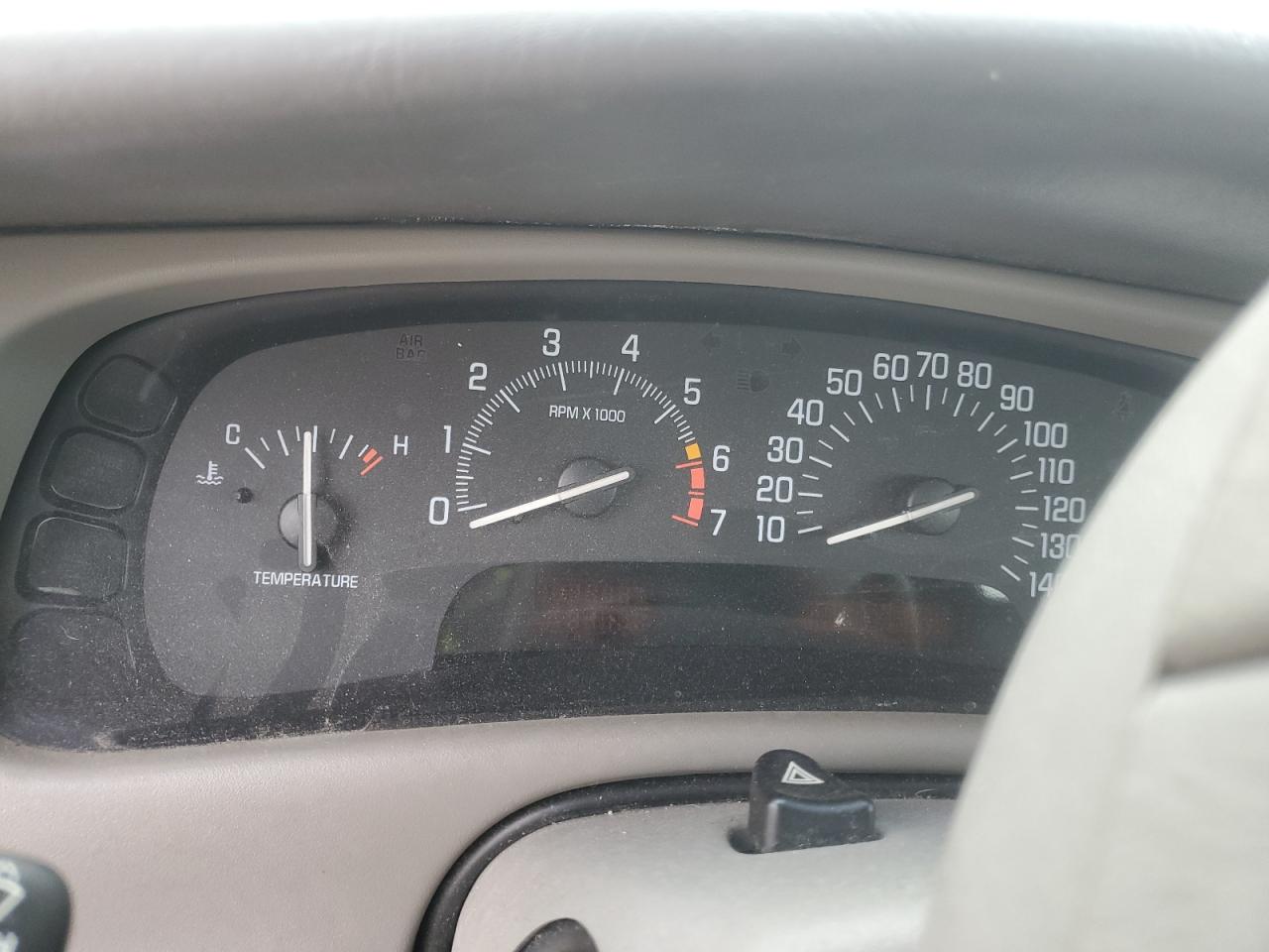 BUICK PARK AVENUE 2002 — 10