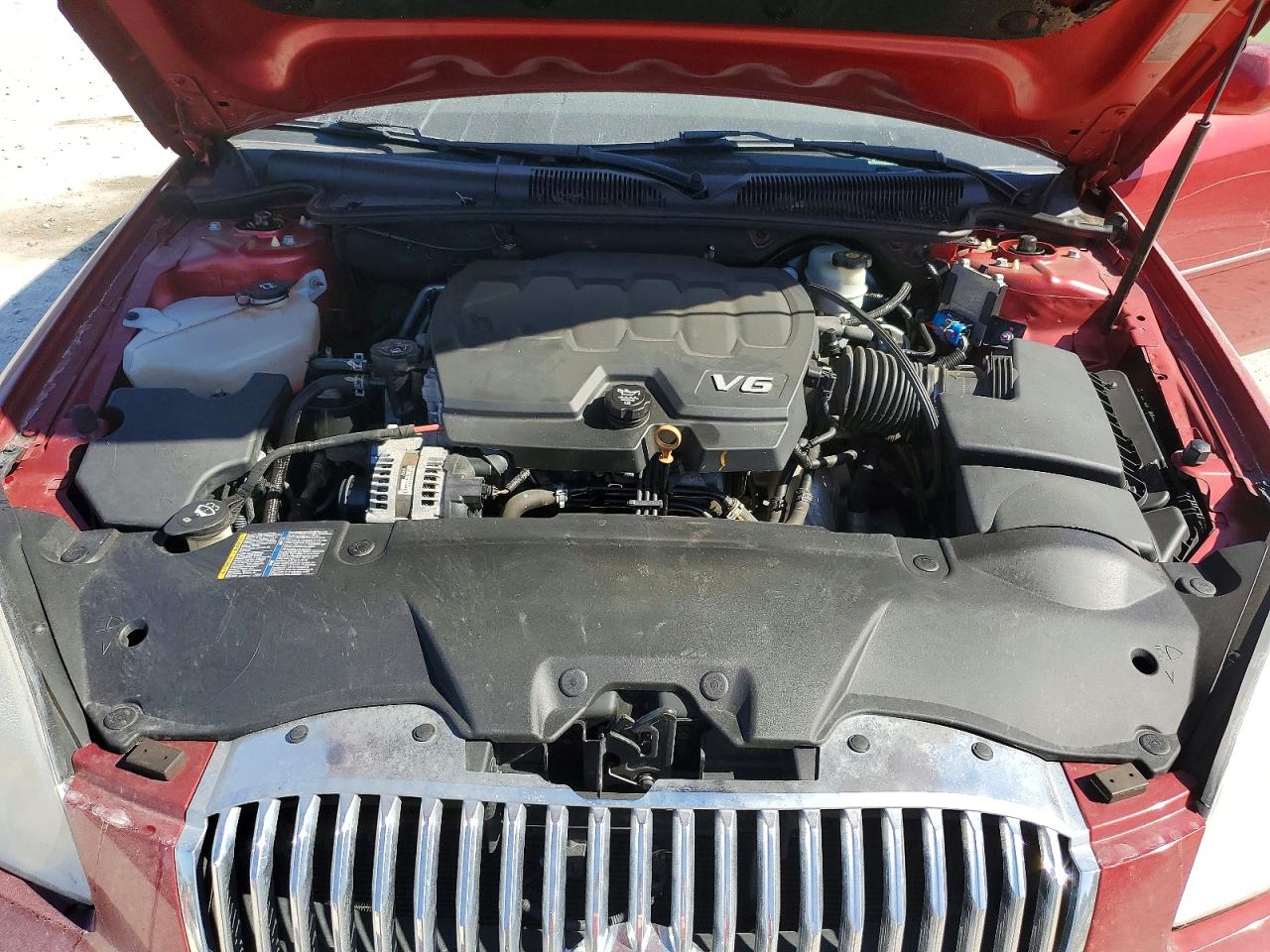 BUICK LUCERNE 2010 — 12