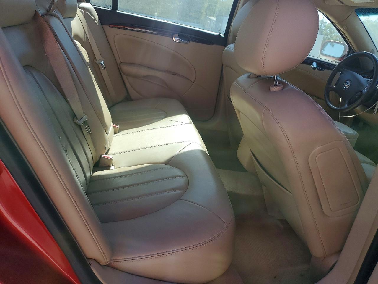BUICK LUCERNE 2010 — 11