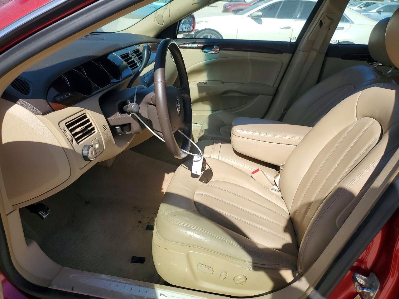 BUICK LUCERNE 2010 — 8