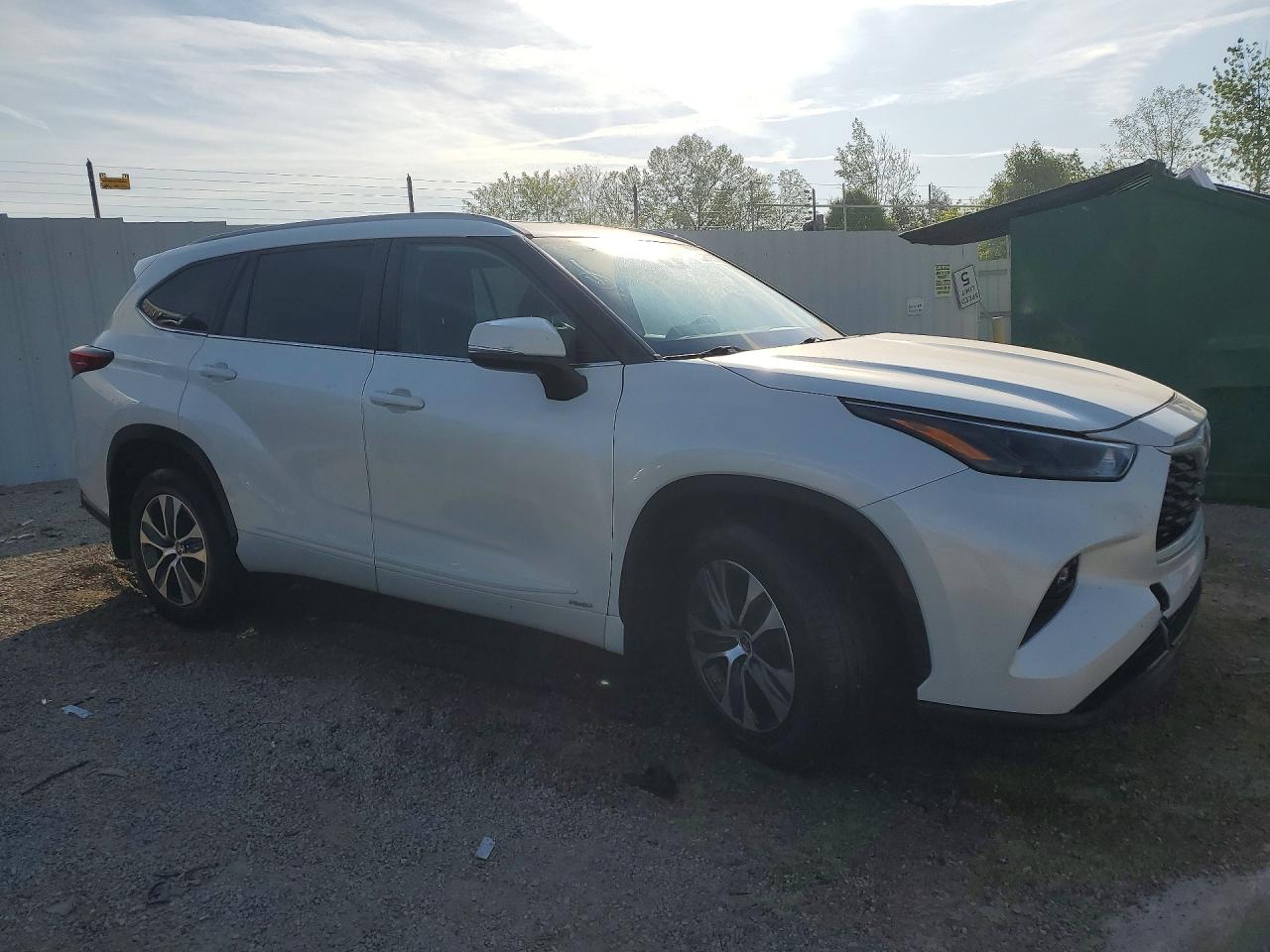 2023 TOYOTA HIGHLANDER HYBRID XLE
