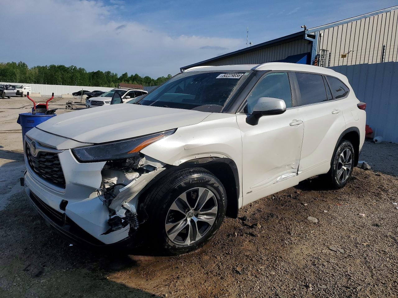 2023 TOYOTA HIGHLANDER HYBRID XLE