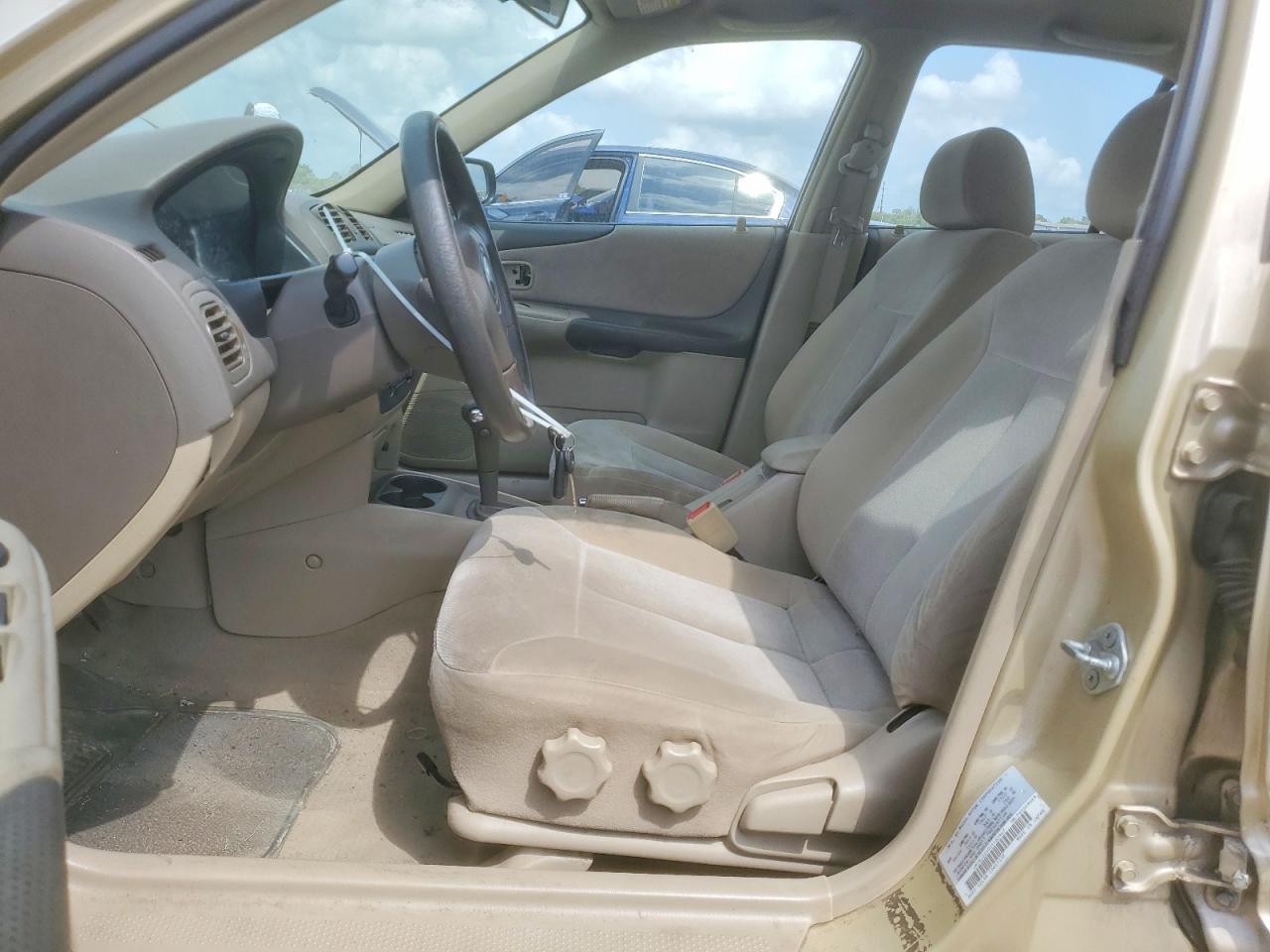 MAZDA PROTEGE 2003 — 8
