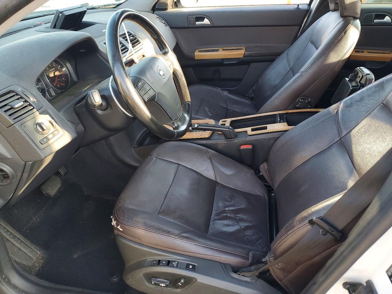 VOLVO S40 2011 — 8