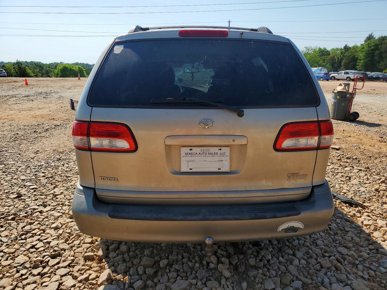 TOYOTA SIENNA 2002 — 7