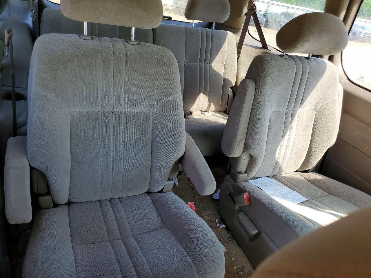 TOYOTA SIENNA 2002 — 12