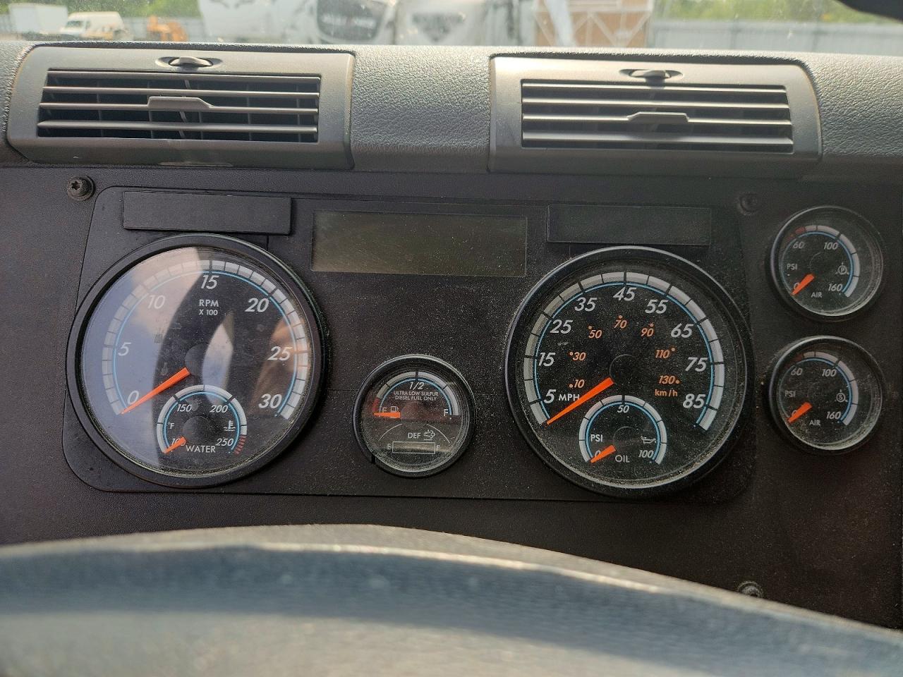FREIGHTLINER CASCADIA 2014 — 9