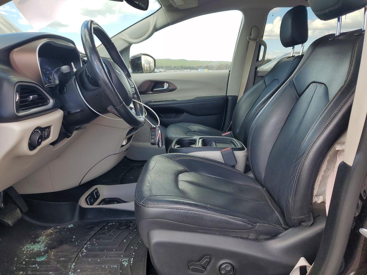 CHRYSLER PACIFICA 2019 — 8
