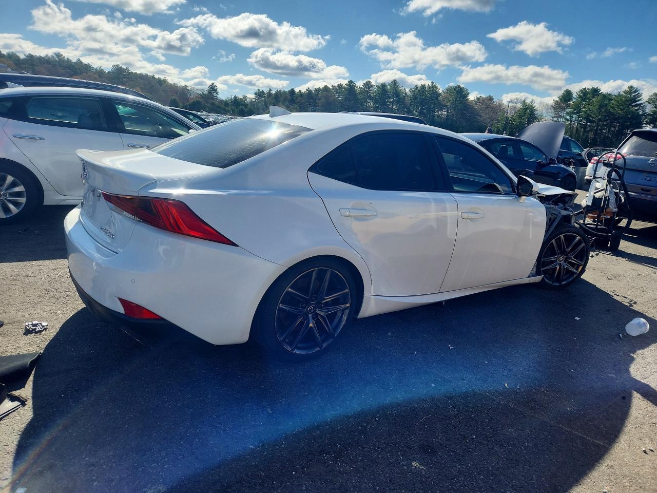 LEXUS IS 2020 — 4