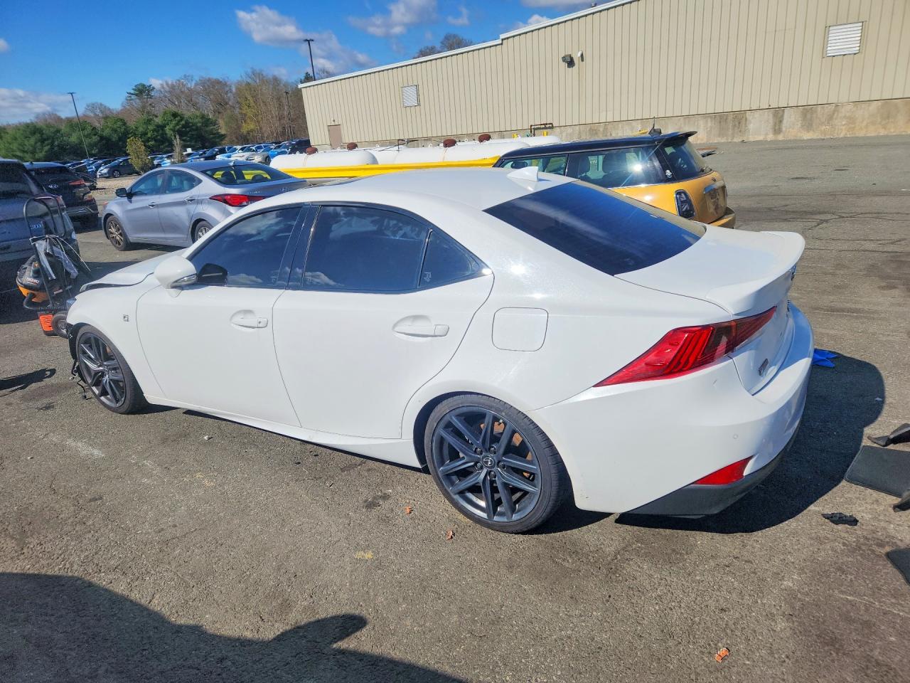 LEXUS IS 2020 — 3