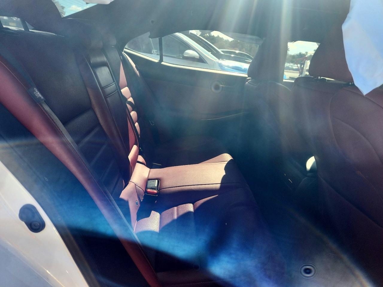 LEXUS IS 2020 — 11
