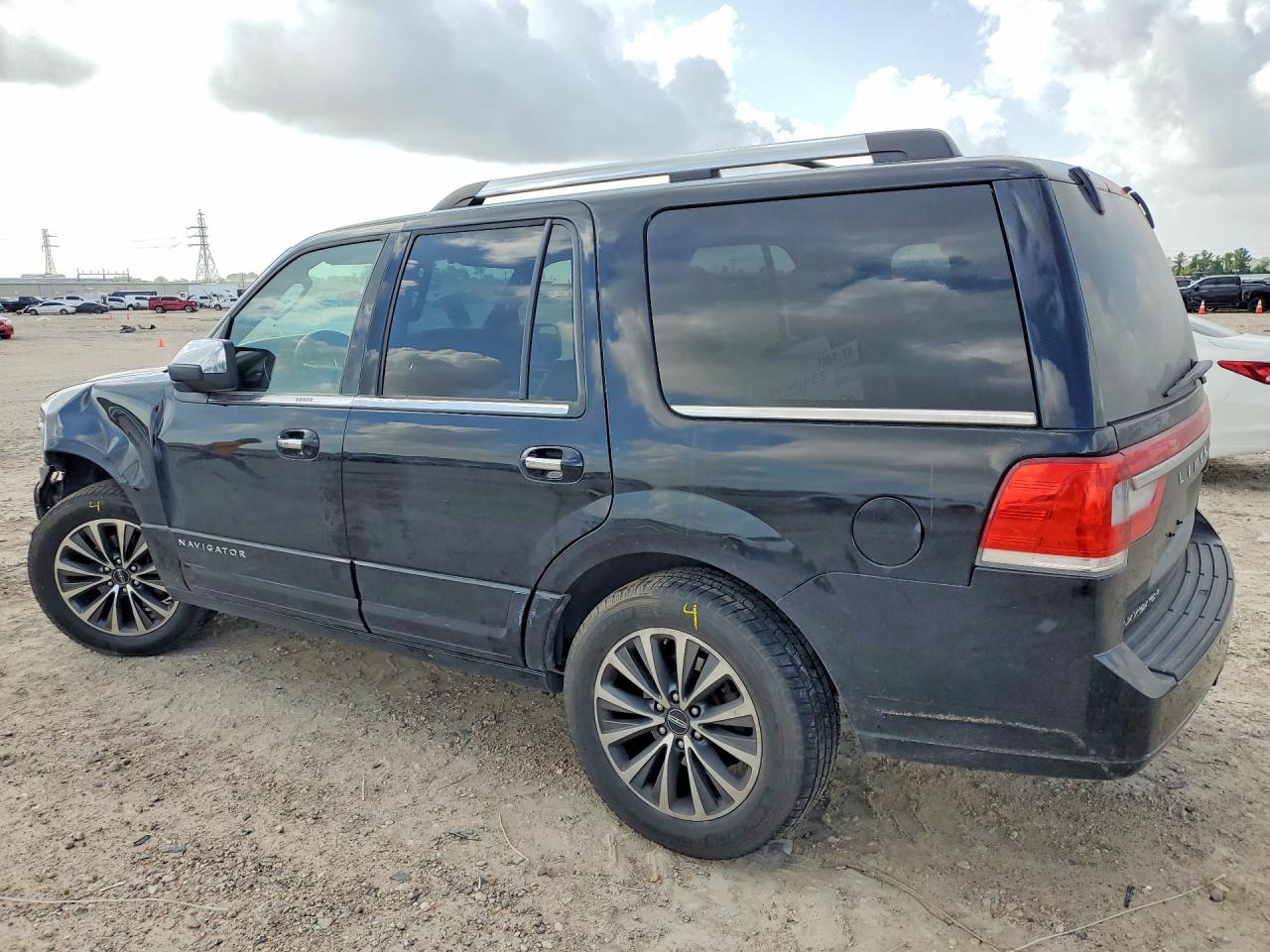 LINCOLN NAVIGATOR 2016 — 3