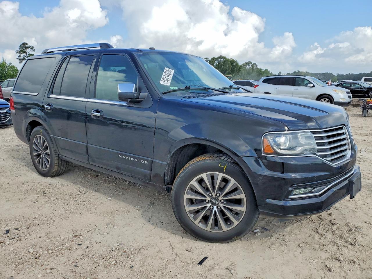LINCOLN NAVIGATOR 2016 — 5