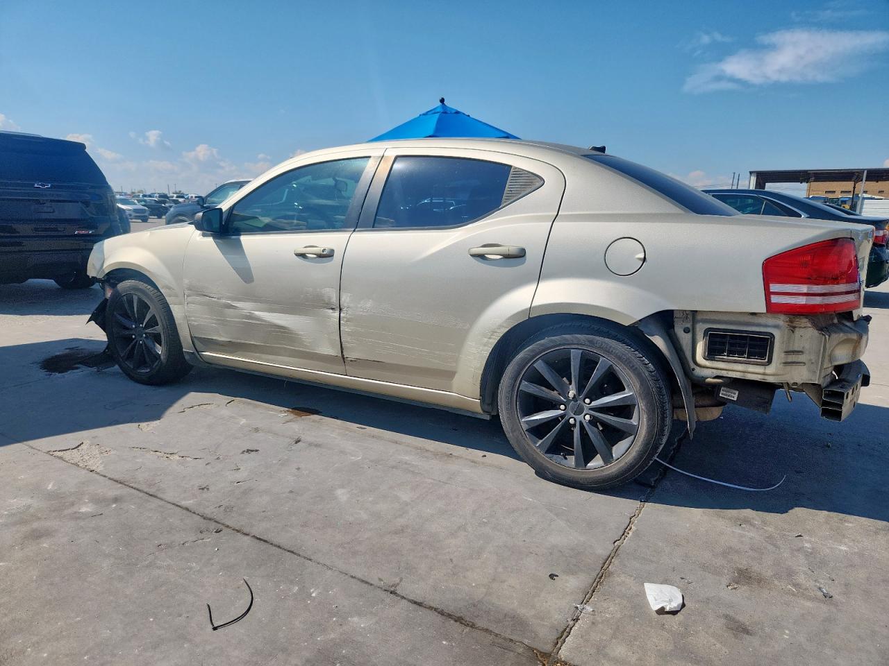 DODGE AVENGER 2010 — 3