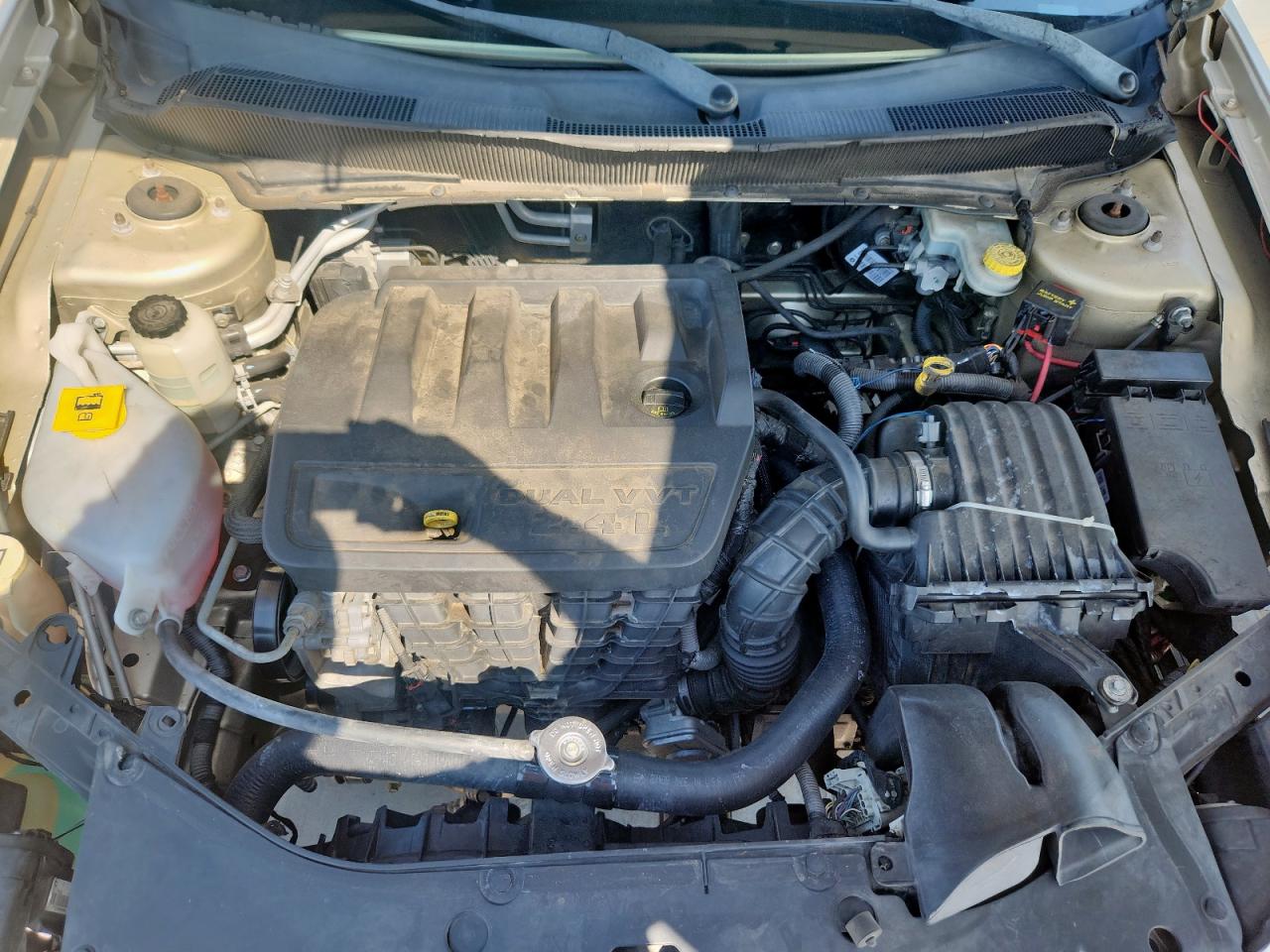 DODGE AVENGER 2010 — 12