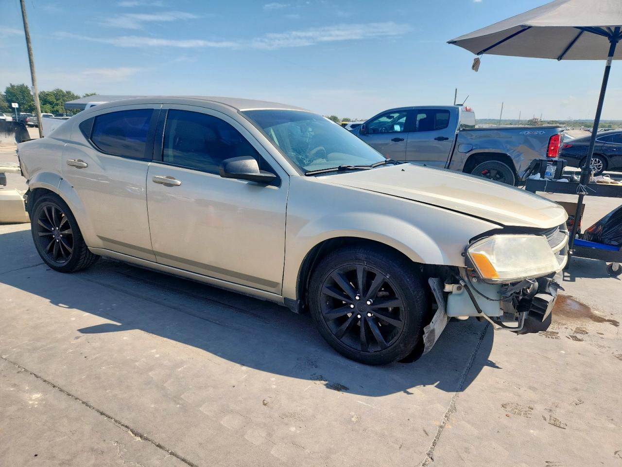 DODGE AVENGER 2010 — 5