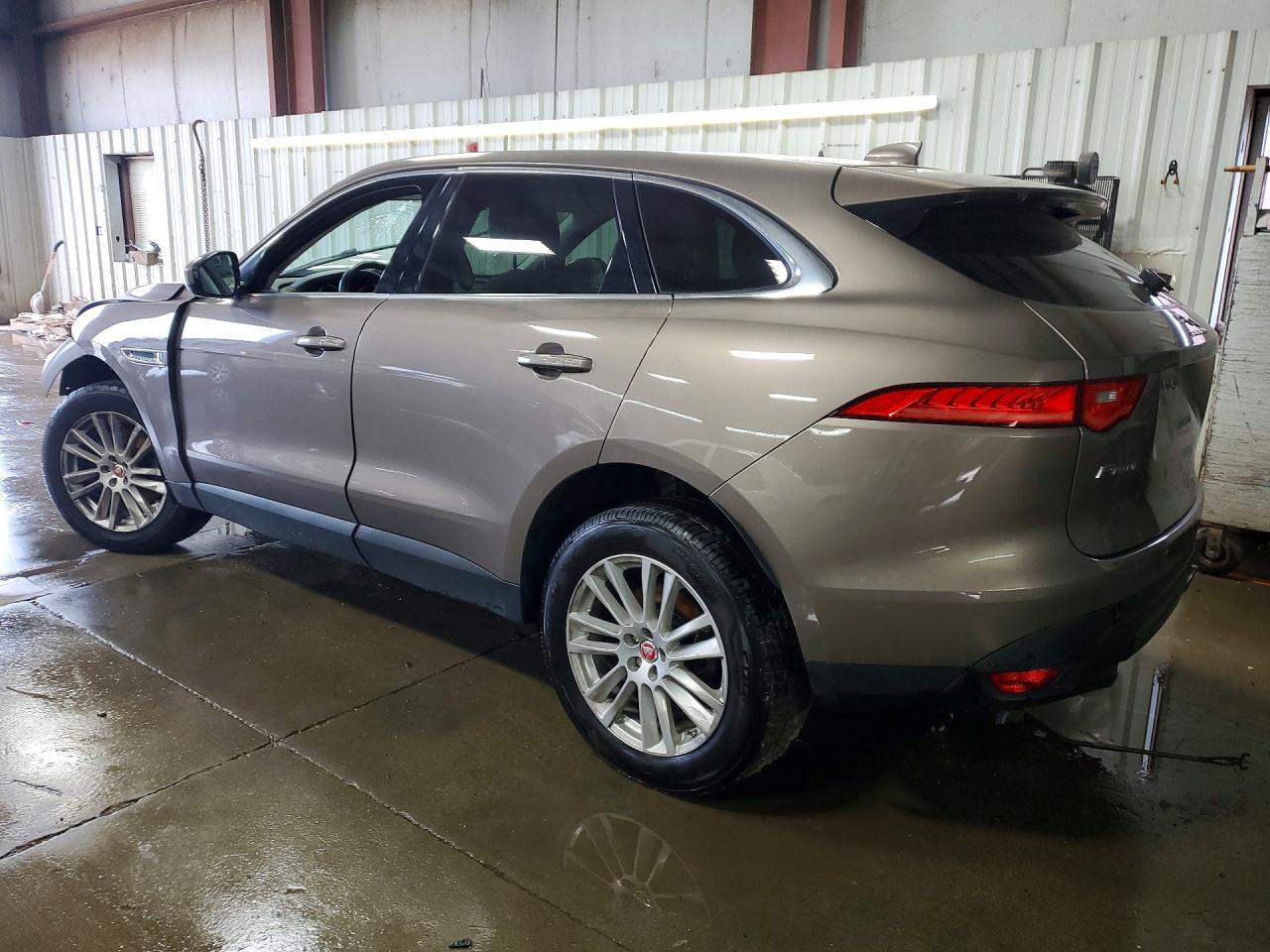 JAGUAR F-PACE 2017 — 3