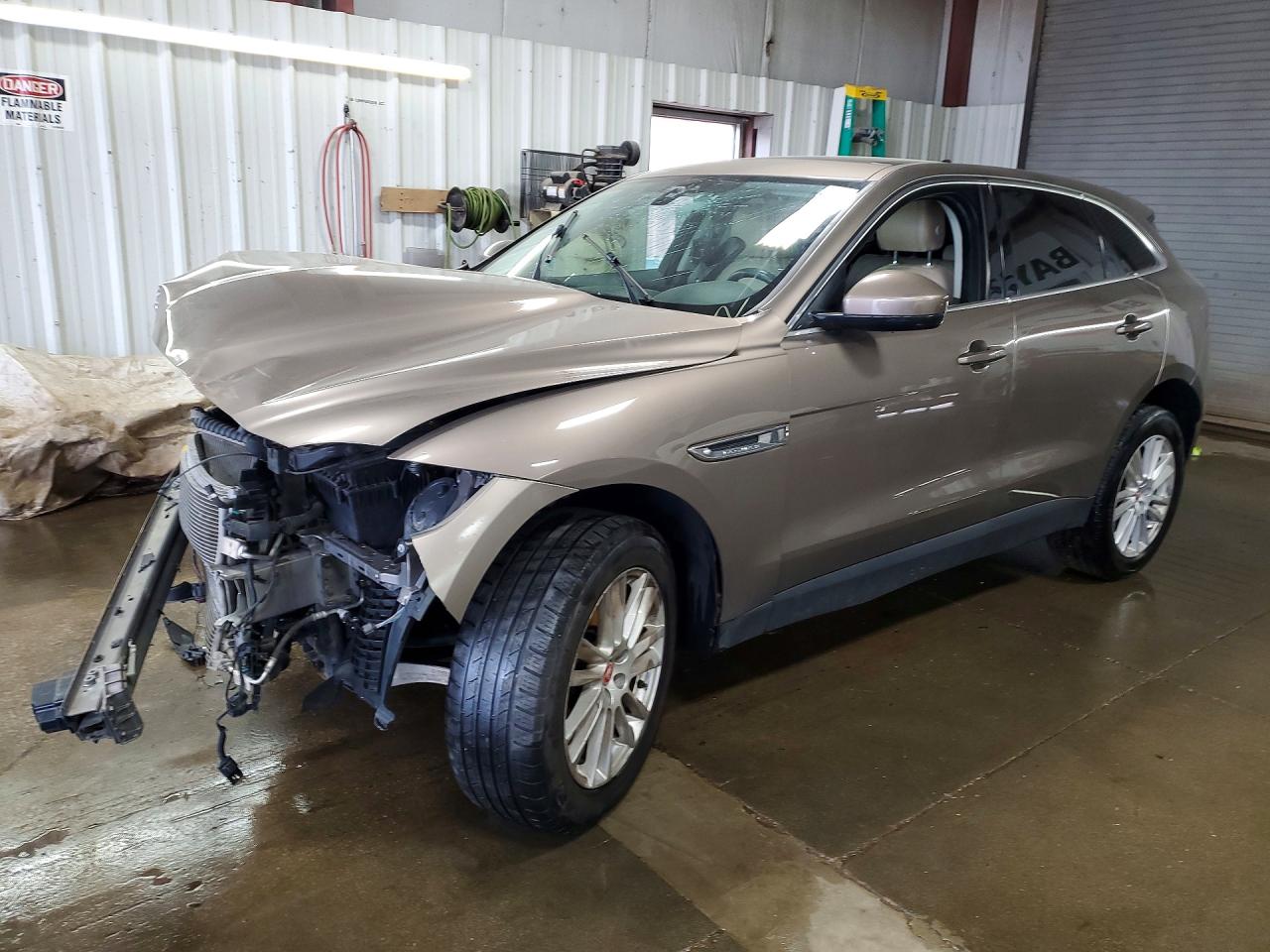 JAGUAR F-PACE 2017 — 2