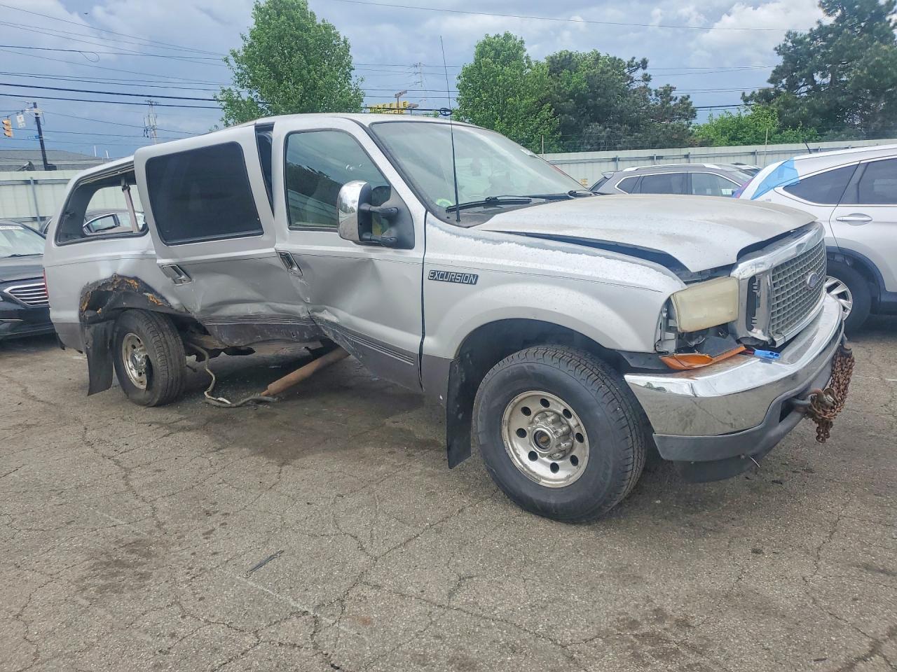 FORD EXCURSION 2001 — 5