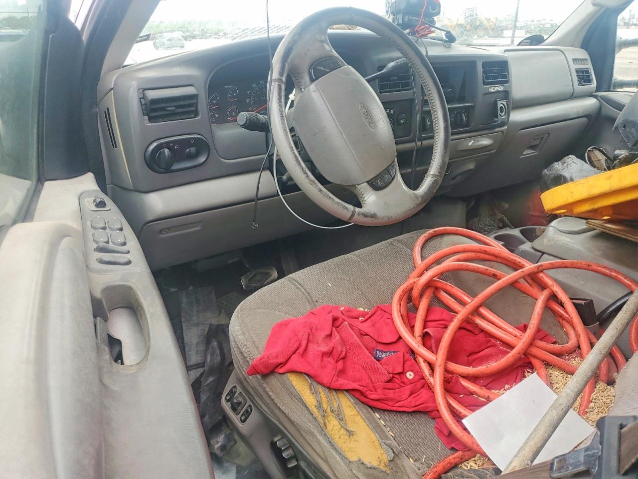FORD EXCURSION 2001 — 9