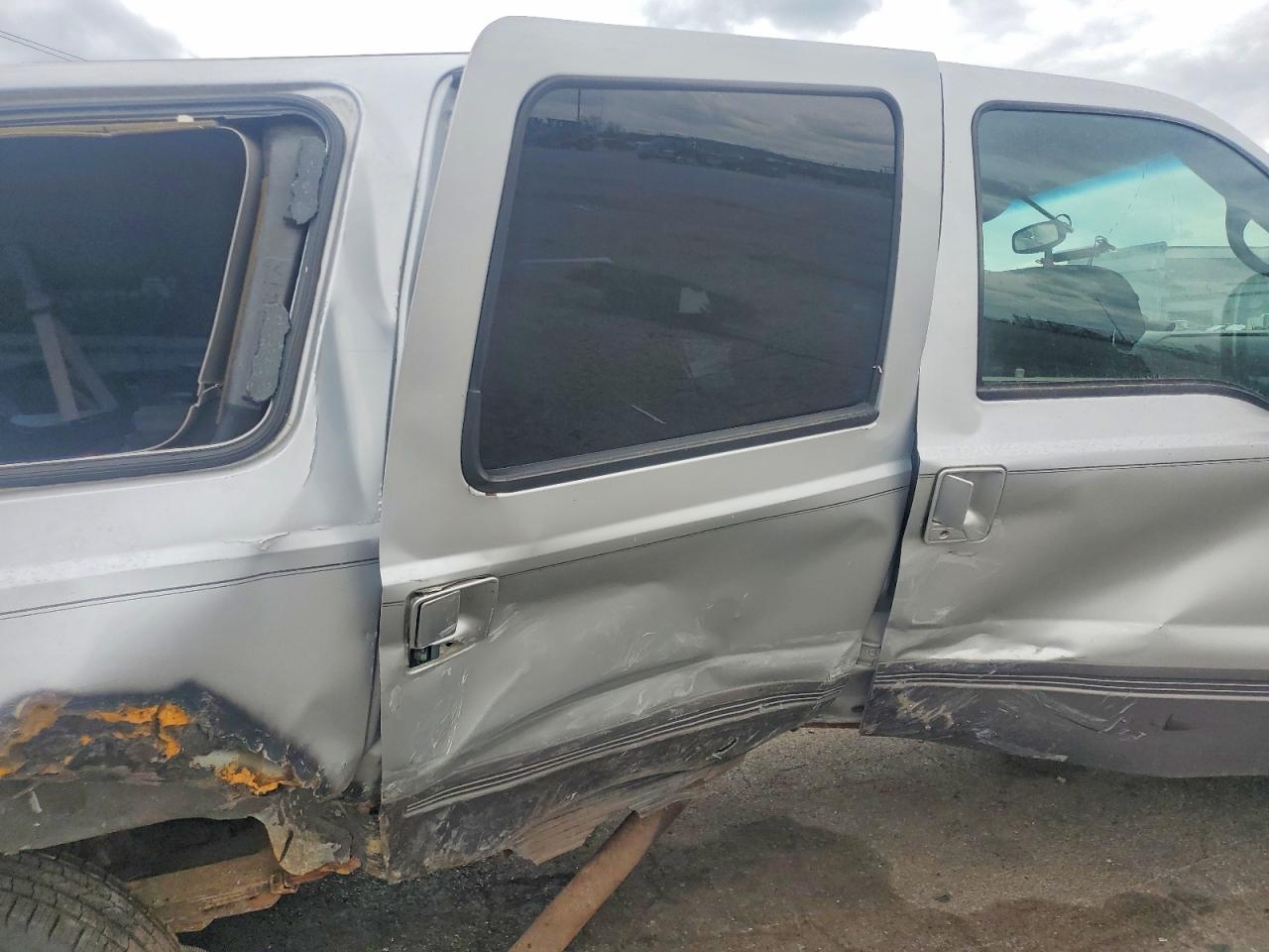 FORD EXCURSION 2001 — 11