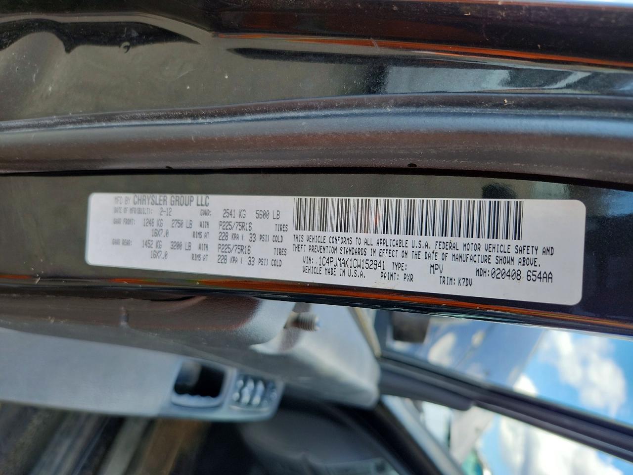 JEEP LIBERTY 2012 — 14