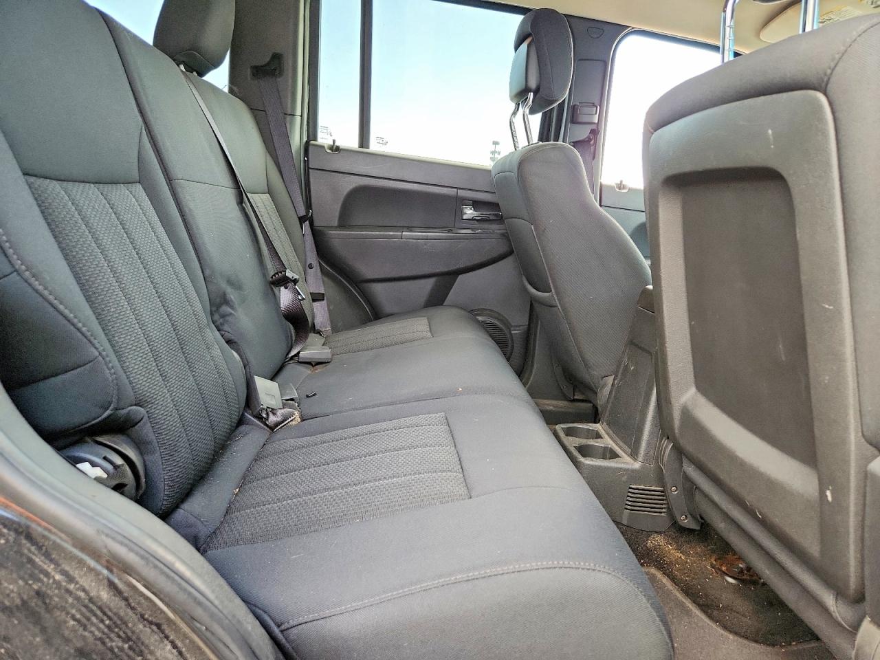 JEEP LIBERTY 2012 — 12
