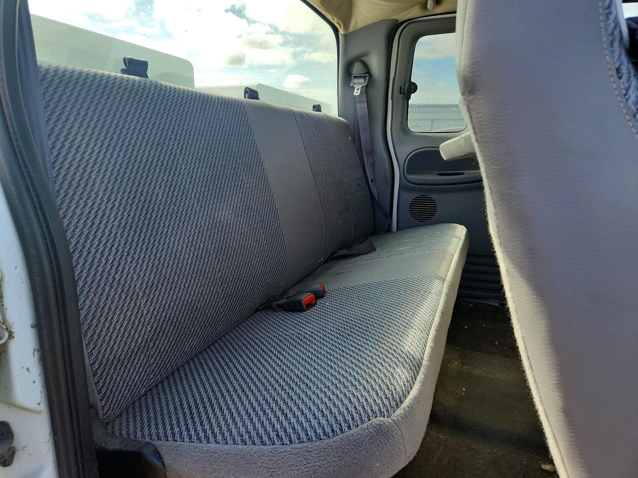 DODGE RAM 1500 2001 — 11